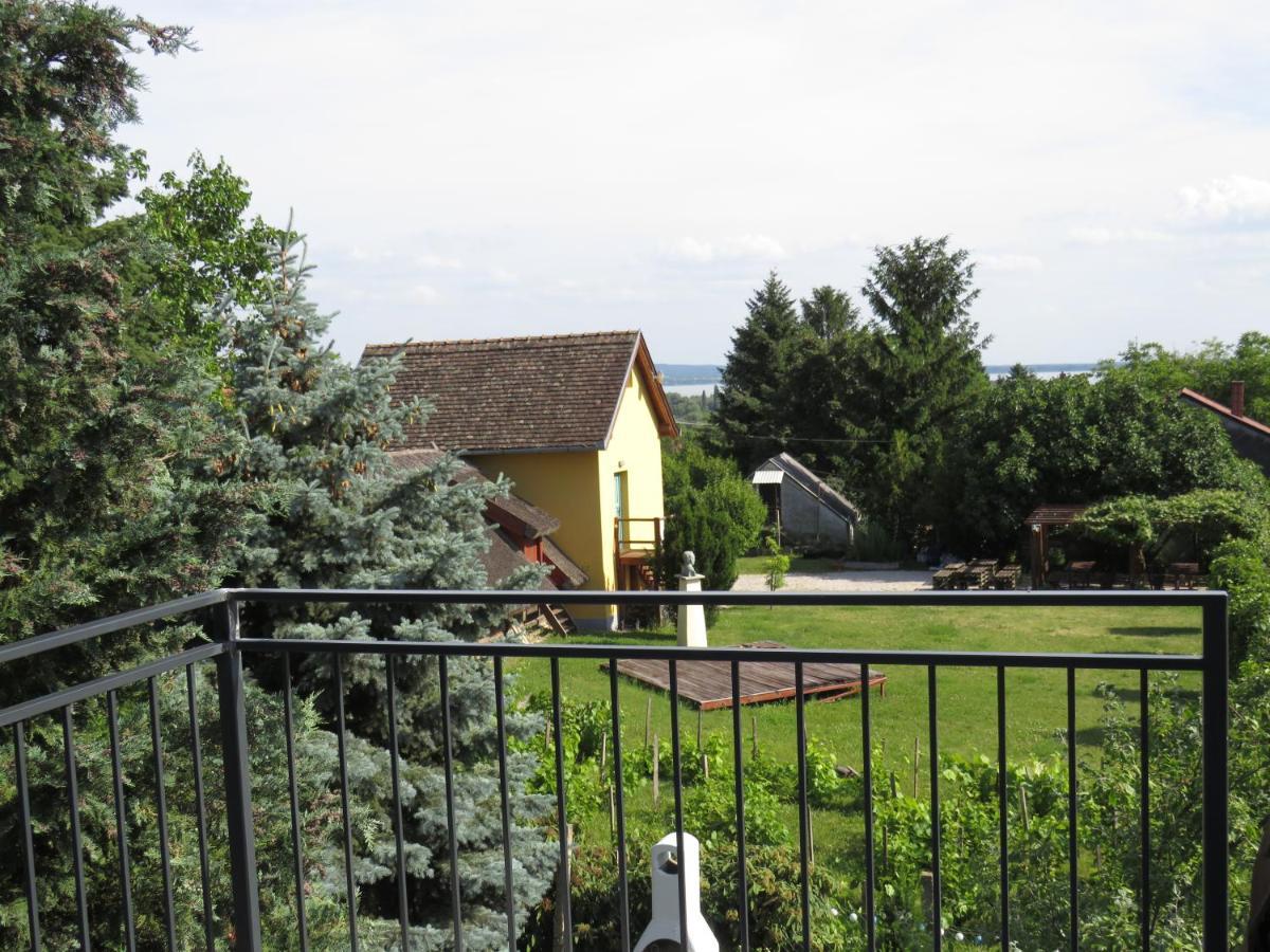 Art Inn Apartmanhaz Balaton-Gyenesdias Bagian luar foto